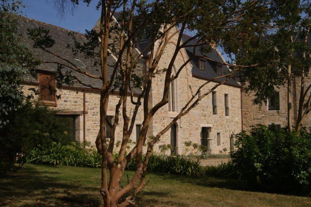 Hotel Manoir De Kergrec'H Plougrescant Exterior foto
